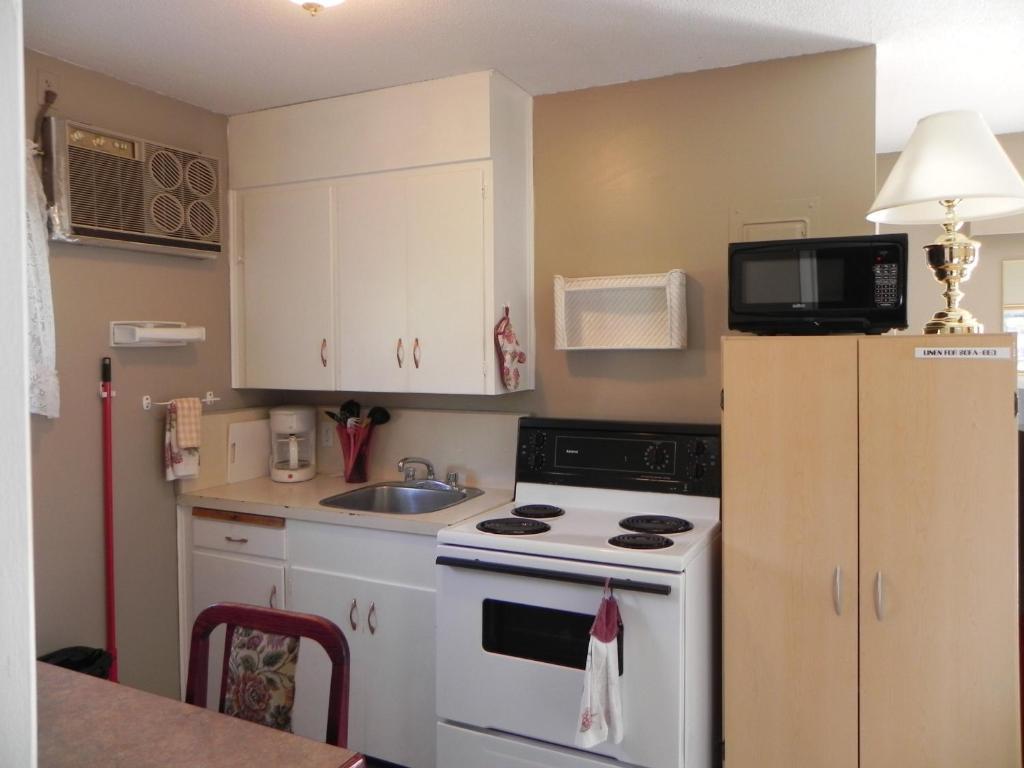 Destiny Beach Resort Osoyoos Habitación foto