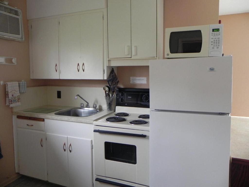 Destiny Beach Resort Osoyoos Habitación foto