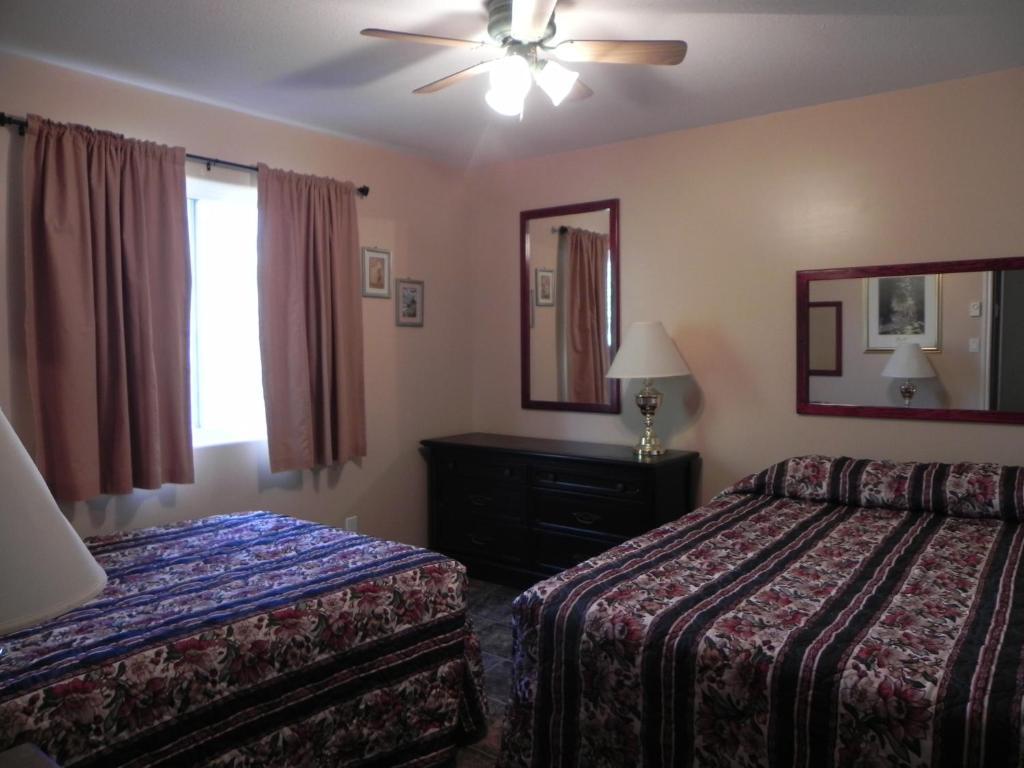 Destiny Beach Resort Osoyoos Habitación foto