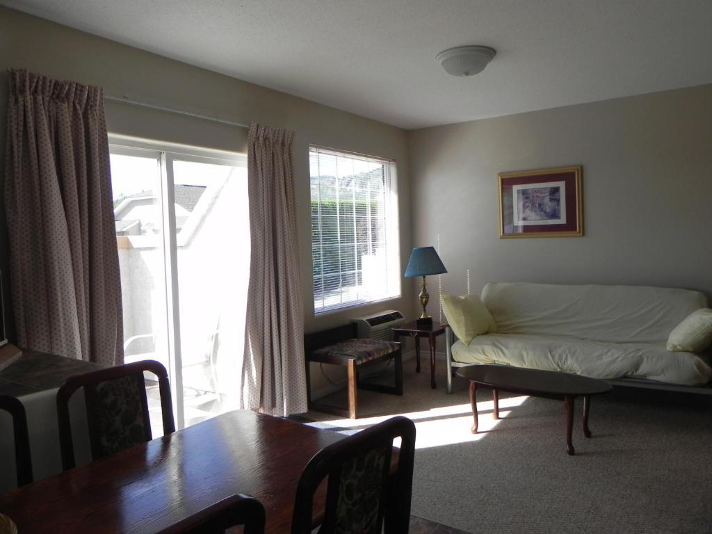 Destiny Beach Resort Osoyoos Habitación foto
