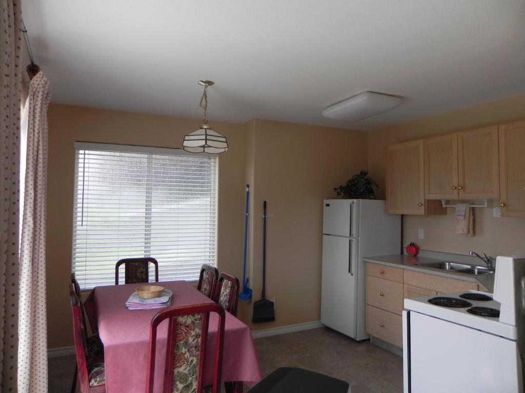 Destiny Beach Resort Osoyoos Habitación foto